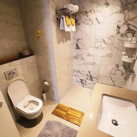 2-bedroom Oasis In The Heart Of The Waterfront * Sajmiste